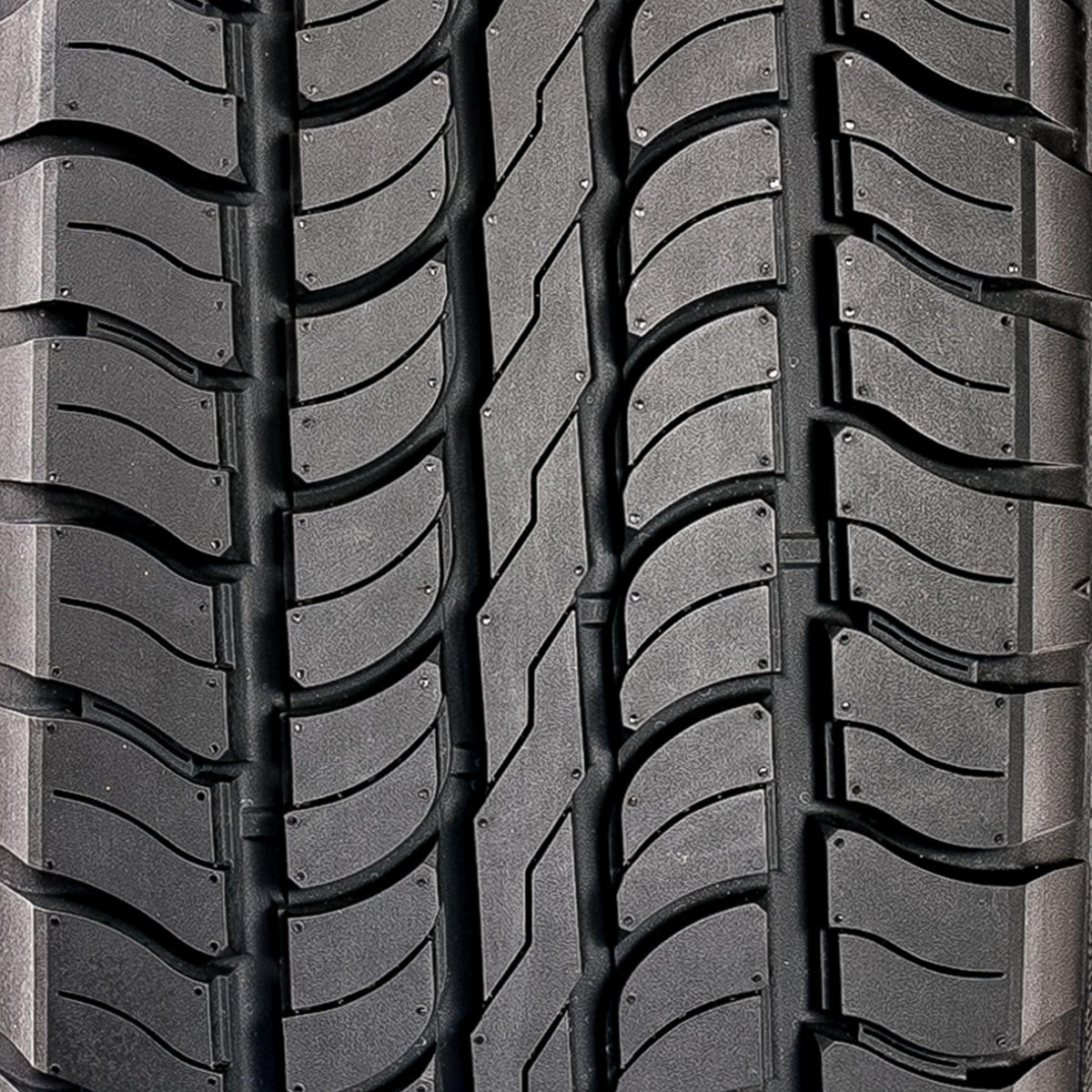 265/70R18 116T SUV/Crossover Tire Z9826