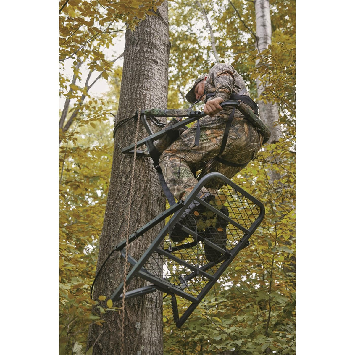 Climbing Tree Stand with Seat and Foot Platform M9570